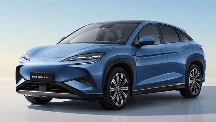 BYD Sealion front quarter